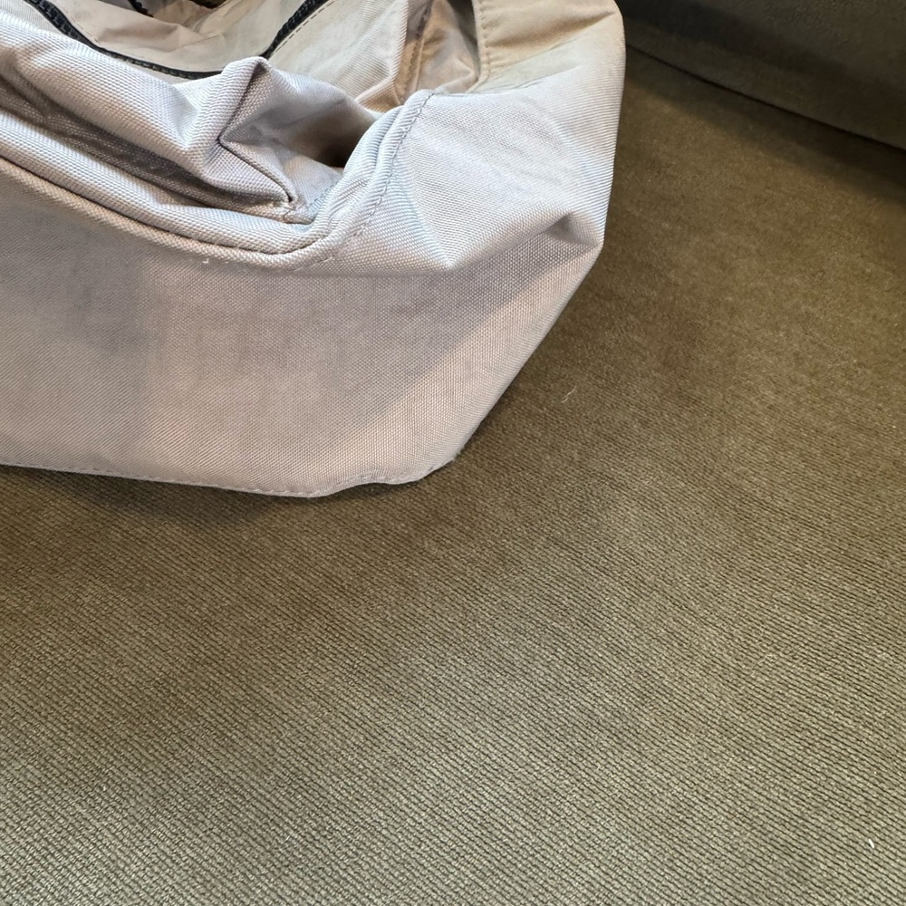 BAGGU Tan Messenger Bag with Black Accents - Picture 6 of 8